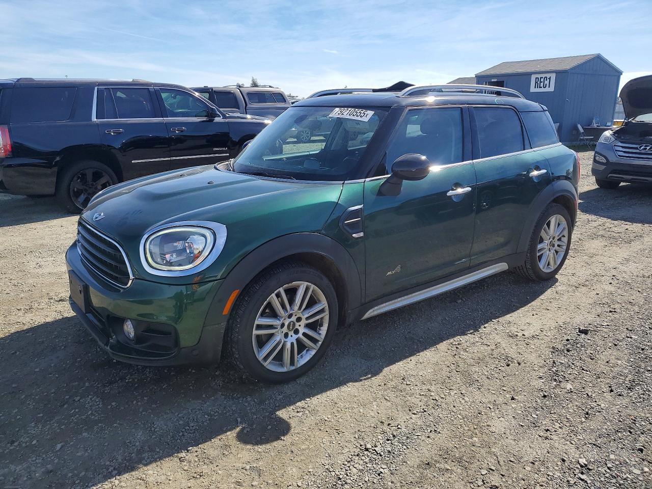 2017 MINI Countryman Cooper, VIN WMZYV5C32H3E01778 — Крыша