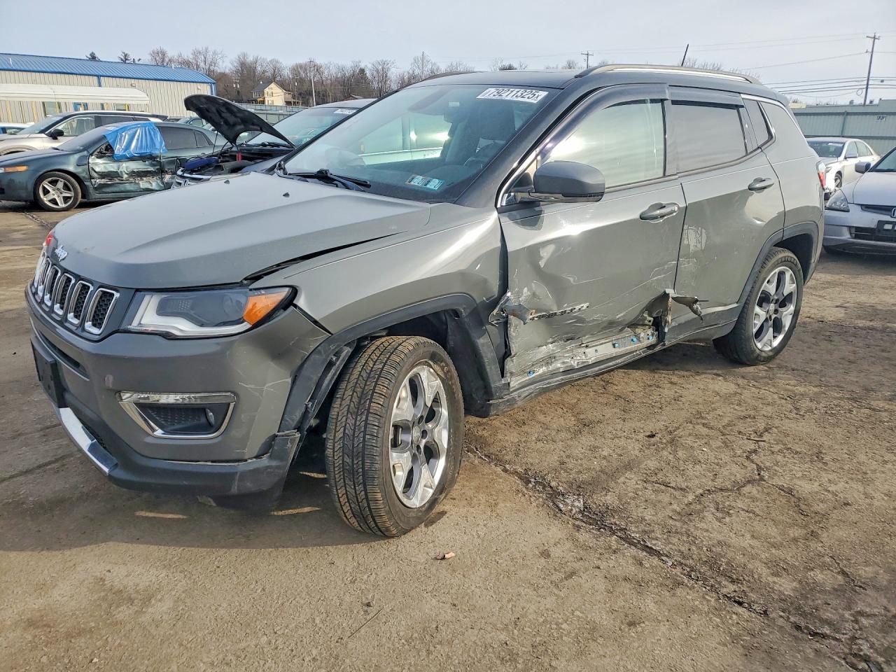 2019 Jeep Compass Limited, VIN 3C4NJDCBXKT812421 — Бок