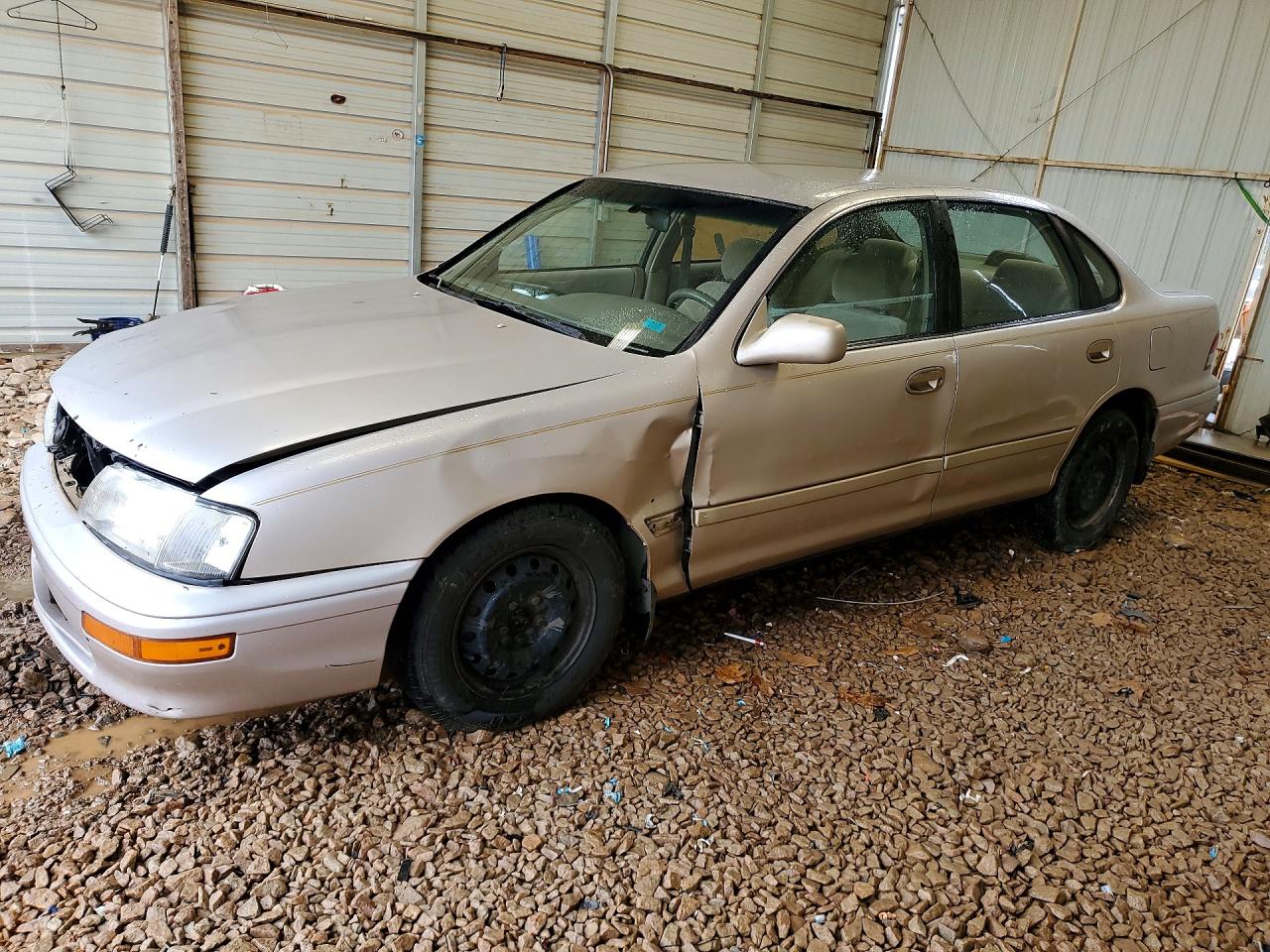1996 Toyota Avalon XL, VIN 4T1BF12B0TU083739 — Front end