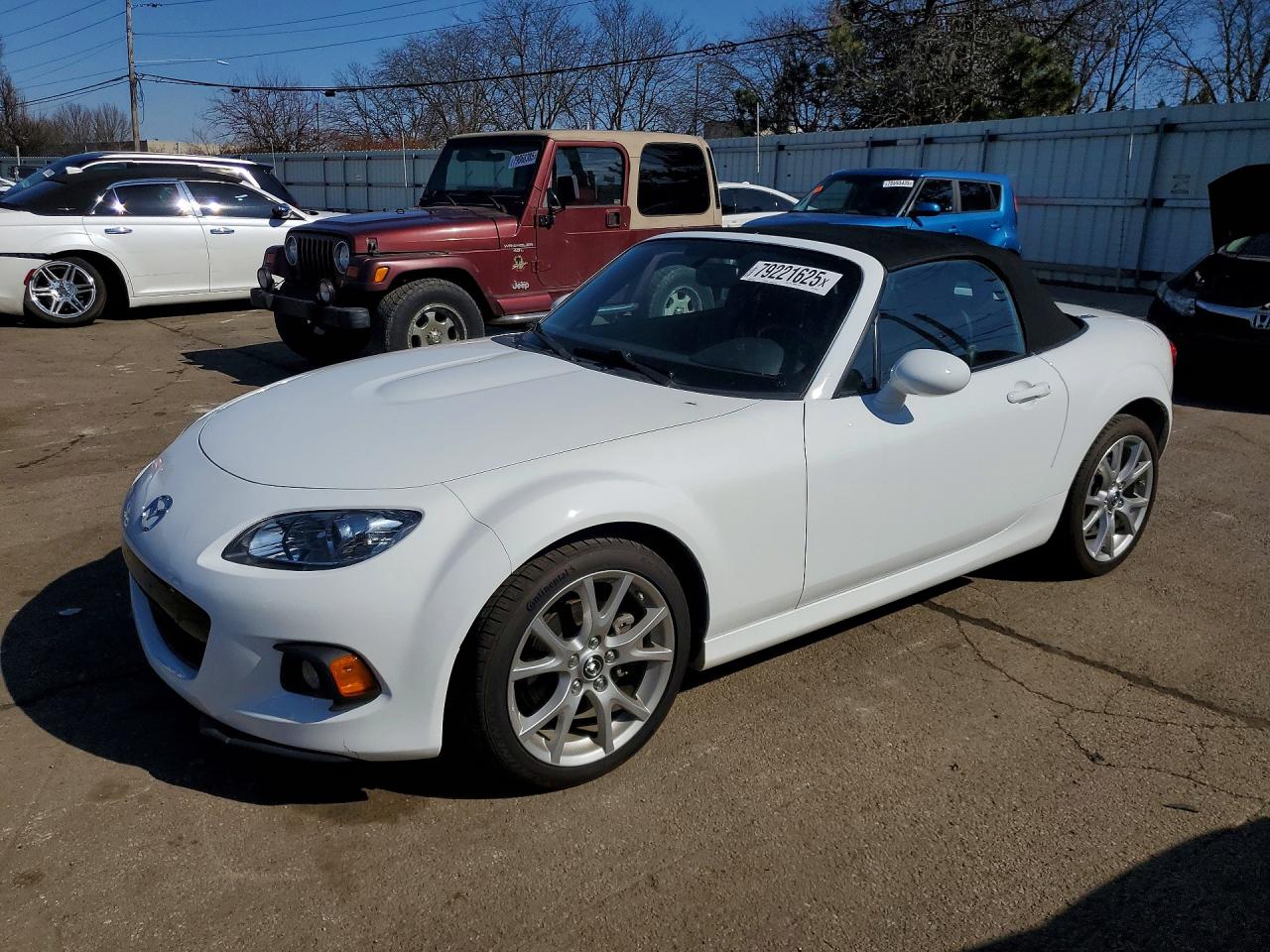 2013 Mazda MX-5 Miata Grand Touring, VIN JM1NC2NF4D0233407 — Normal wear