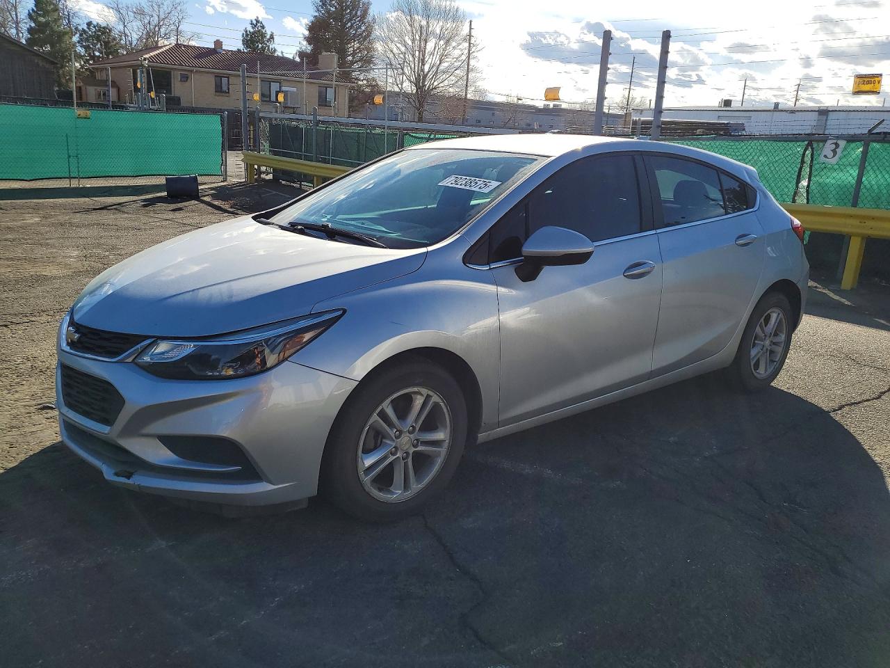 2018 Chevrolet Cruze LT, VIN 3G1BE6SM6JS649995 — Side