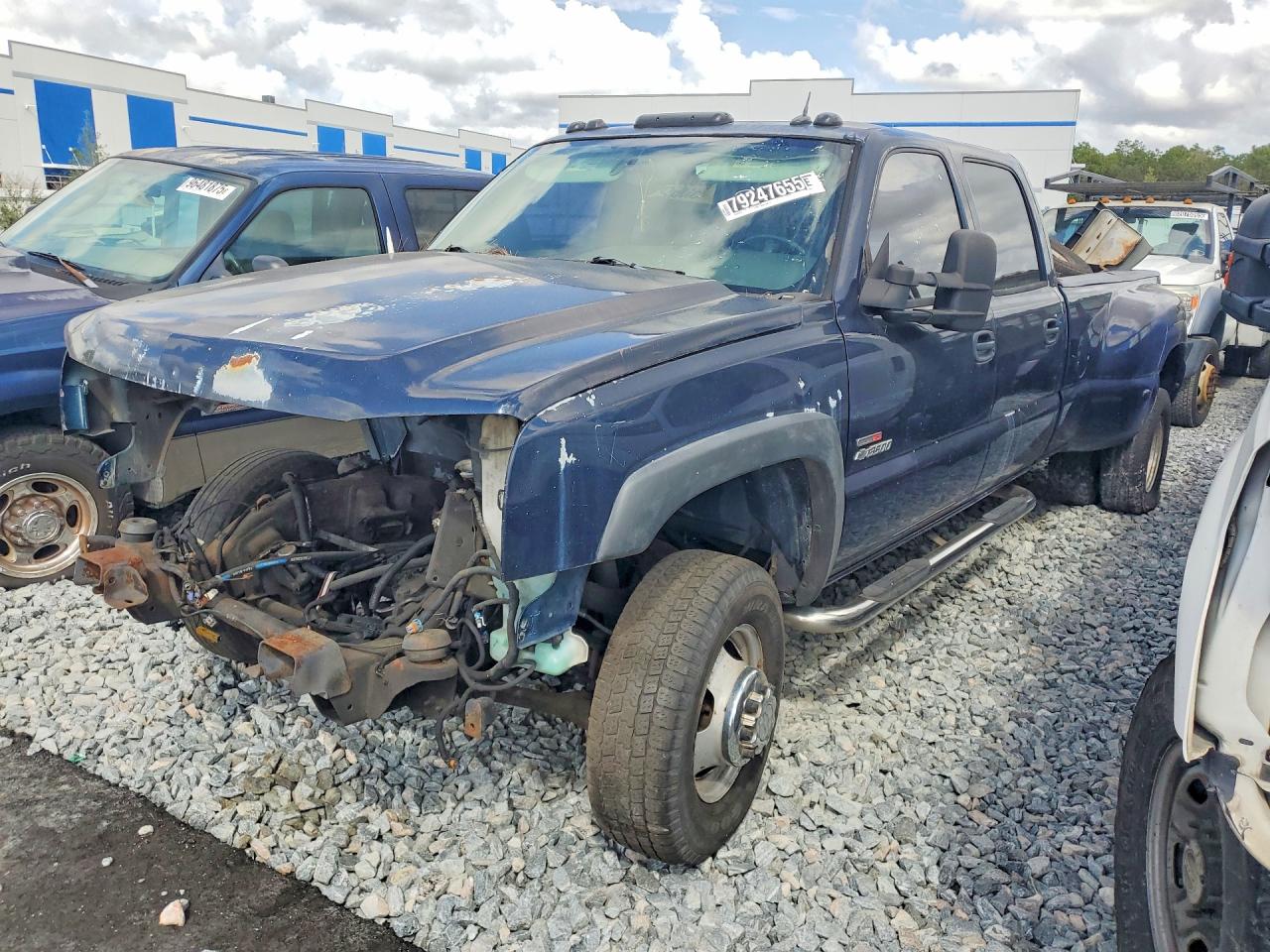 2005 Chevrolet Silverado 3500 DRW LT, VIN 1GCJK33245F949374 — Перед