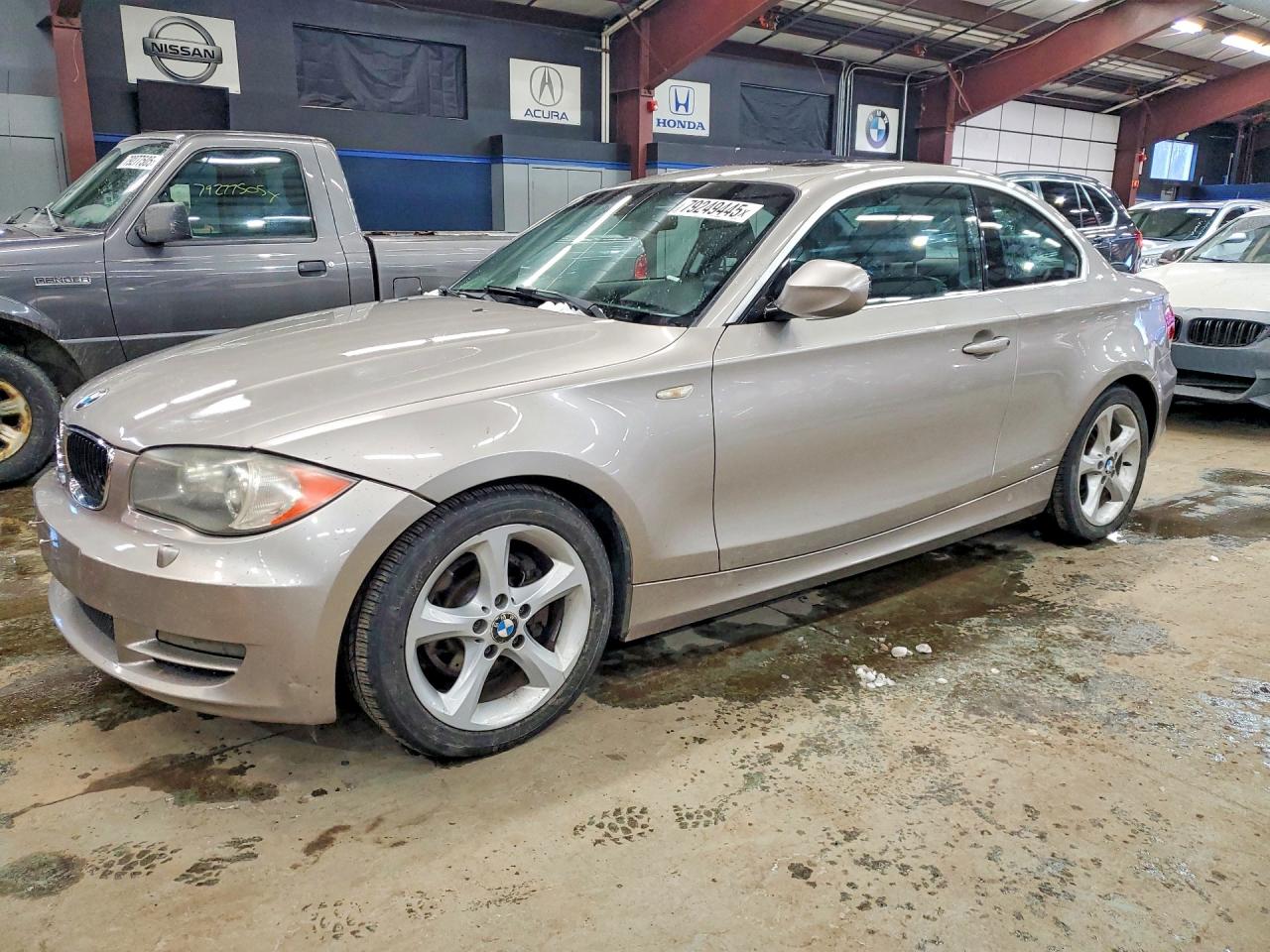 2011 BMW 1 Series 128i, VIN WBAUP9C56BVL89626 — Minor dents and scratches