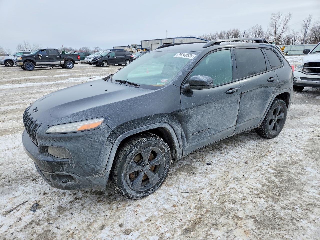 2016 Jeep Cherokee Latitude, VIN 1C4PJMCS7GW173439 — Front end