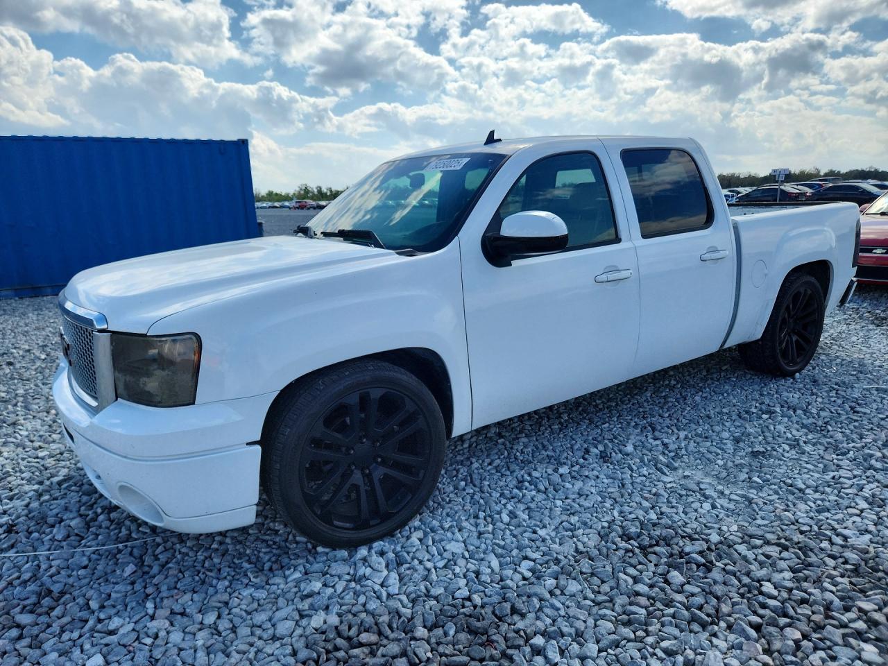 2008 GMC Sierra Denali, VIN 2GTEK638581133731 — Rear end
