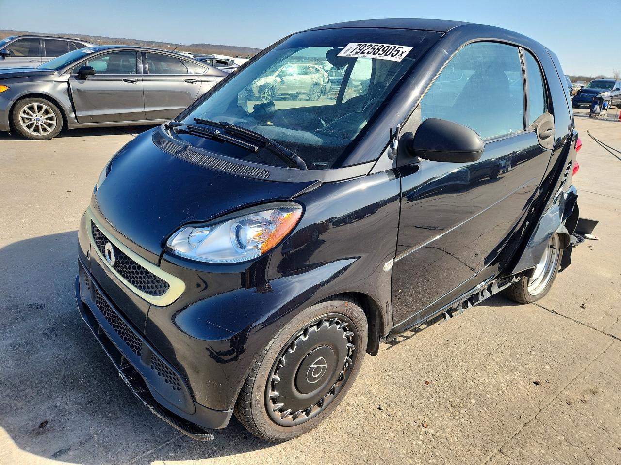 2015 Smart fortwo Pure, VIN WMEEJ3BA0FK805473 — Rear end