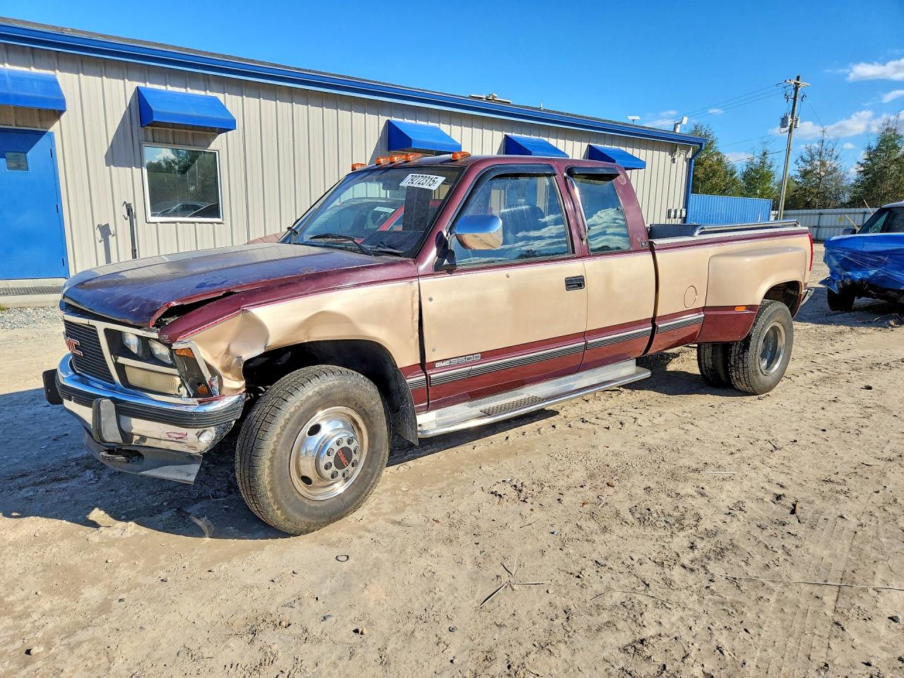 1991 GMC 3500 Pickups, VIN 2GTHC39N3M1530550 — Front end