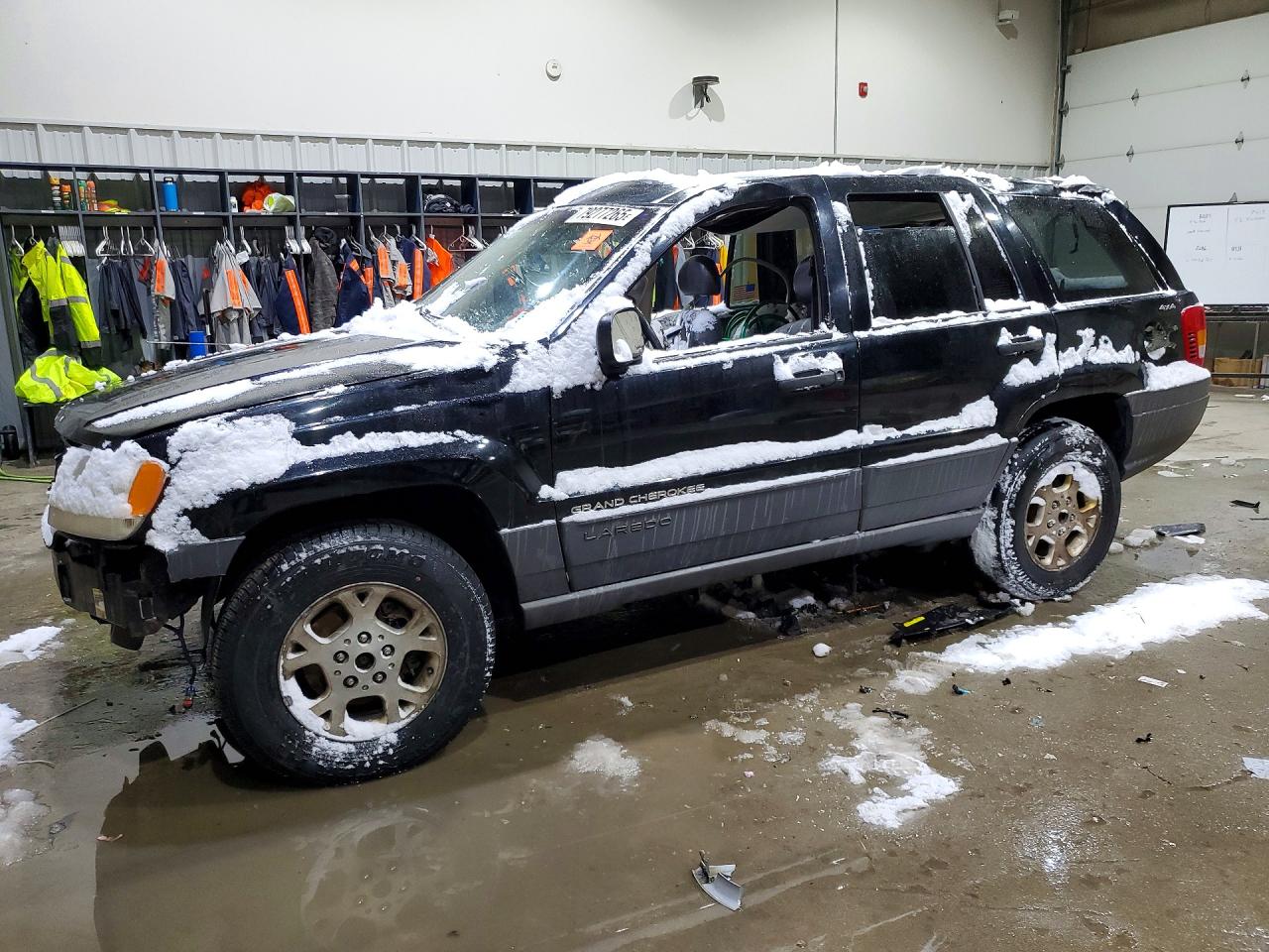 2001 Jeep Grand Cherokee Laredo, VIN 1J4GW48S11C724977 — Rollover