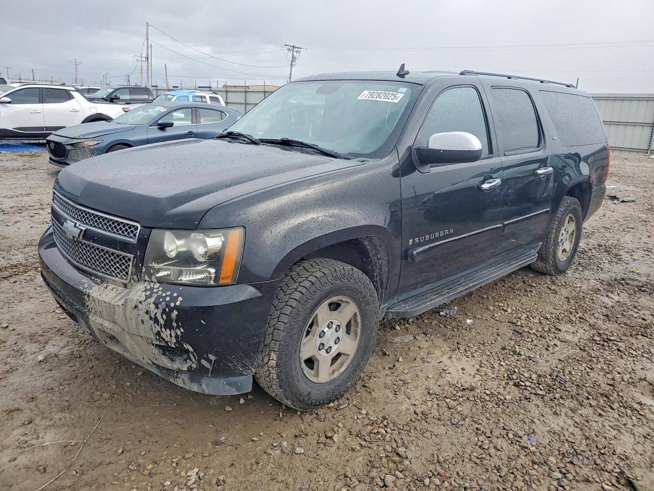 2007 Chevrolet Suburban LT, VIN 3GNFK16367G320092 — Side