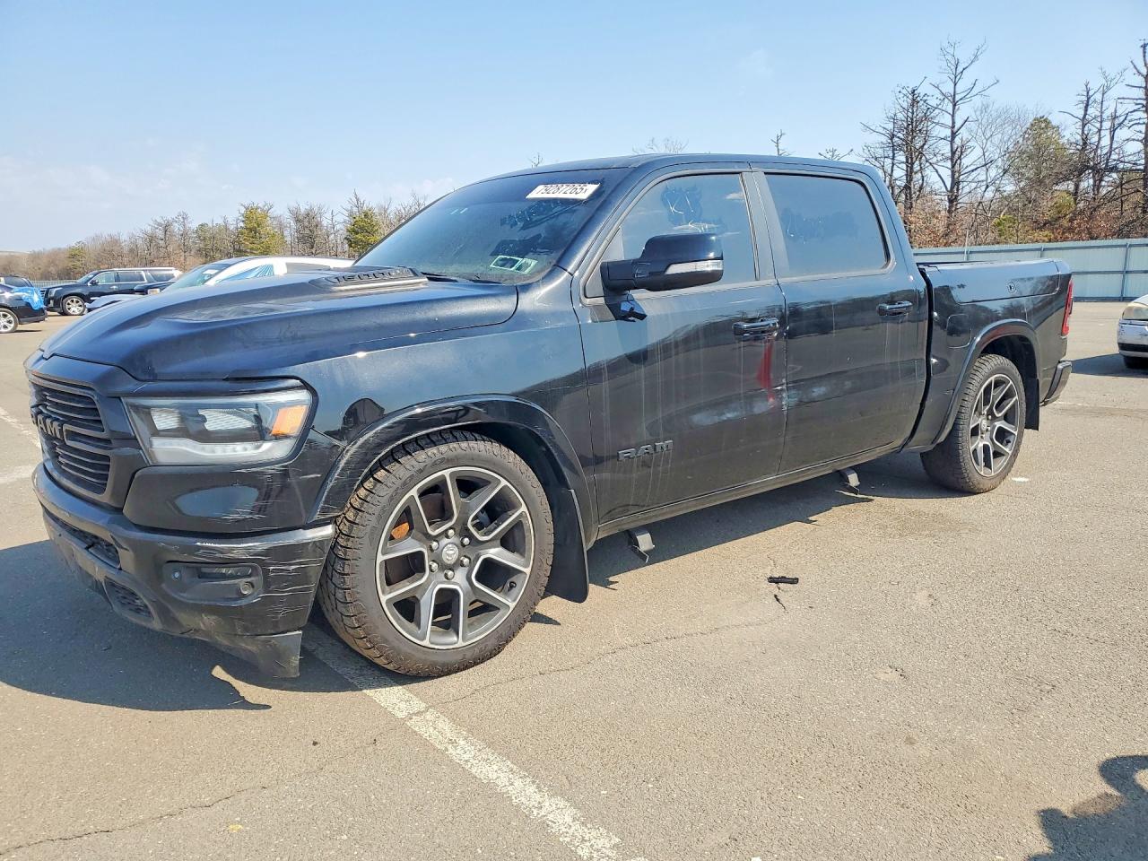 2019 Ram 1500 Laramie, VIN 1C6SRFJT8KN847615 — VIN отсутствует или изменён