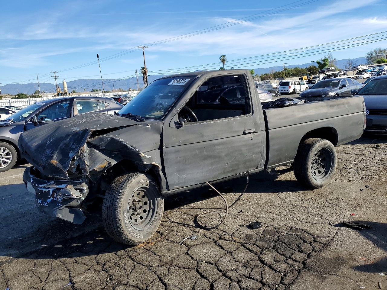 1990 Nissan Frontier XE, VIN 1N6SD11S9LC313907 — Front end