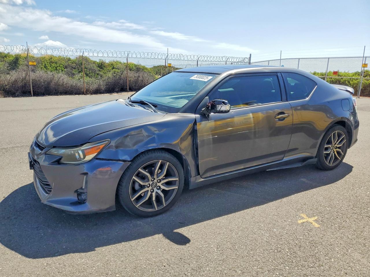 2015 Scion tC, VIN JTKJF5C72FJ004247 — Front end