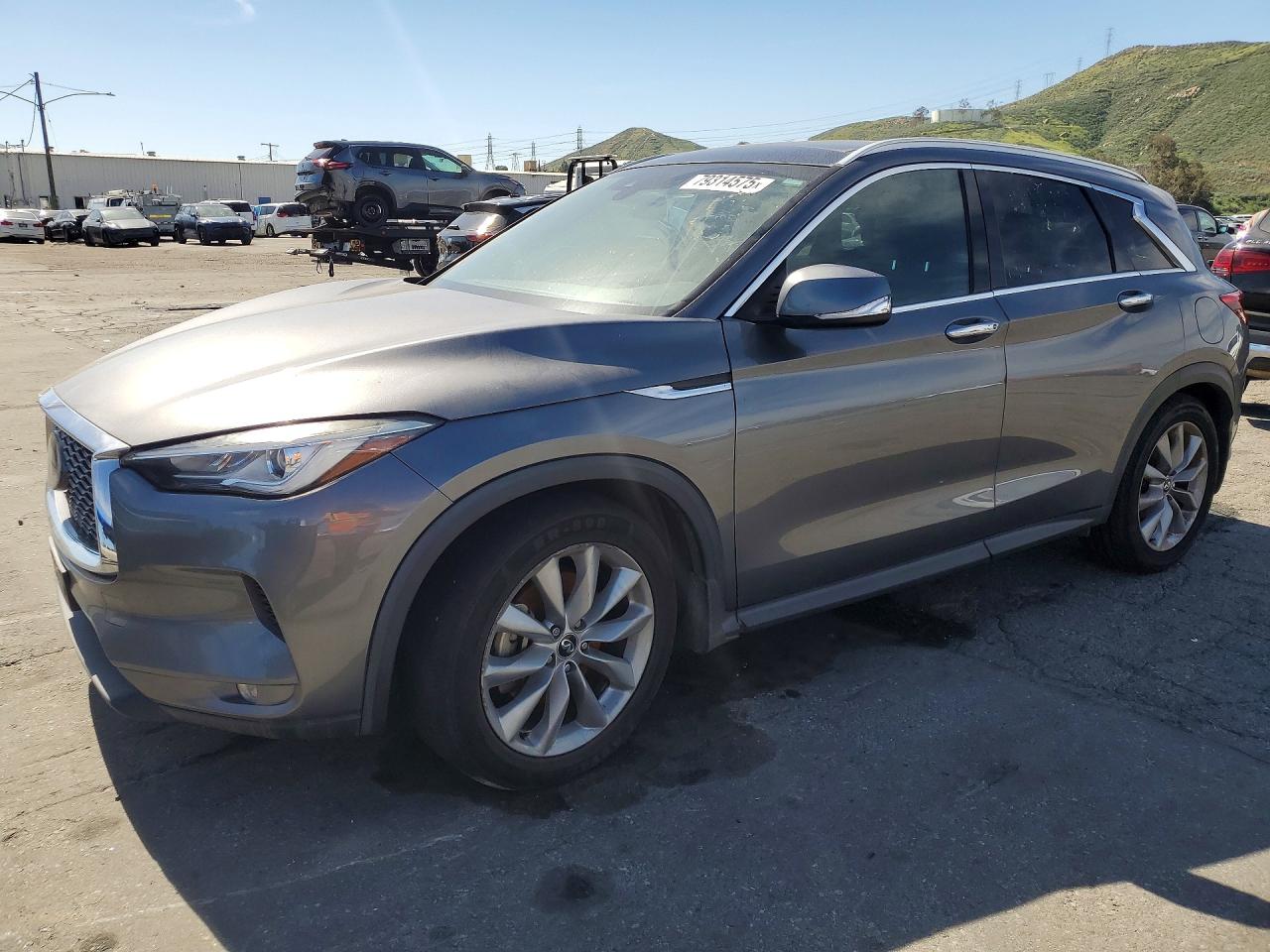 2019 Infiniti QX50 Luxe, VIN 3PCAJ5M16KF135294 — Minor dents and scratches