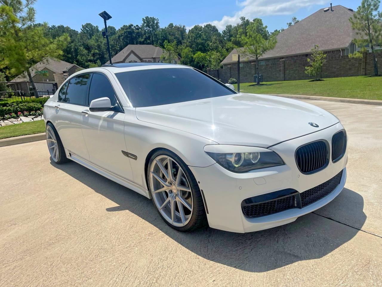 2010 BMW 7 Series 750Li, VIN WBAKB8C58ACY64395 — Ранее повреждён