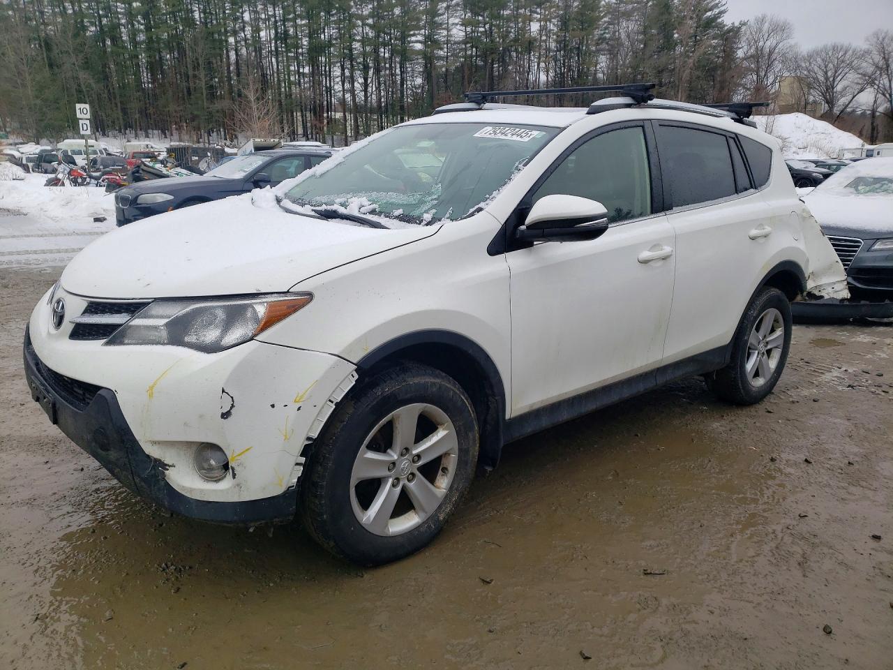 2014 Toyota RAV4 XLE, VIN JTMRFREV3EJ002552 — Rear end