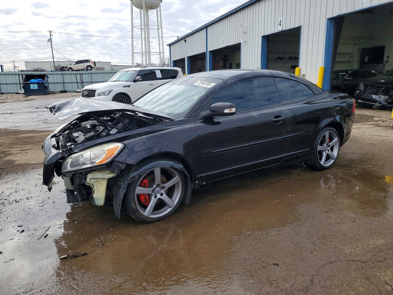 2011 Volvo C70, VIN YV1672MC9BJ119498 — Перед