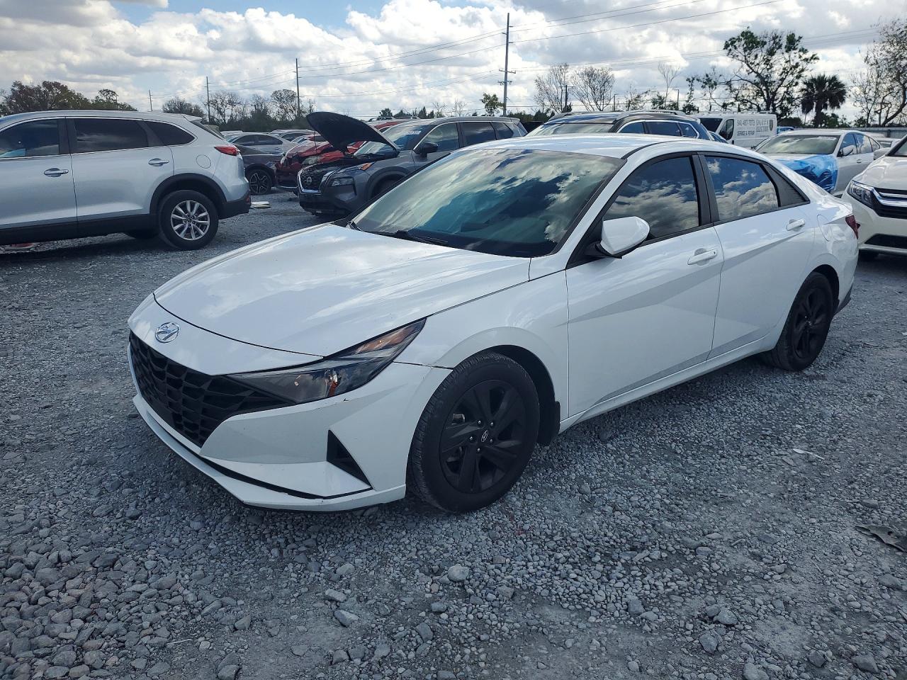2021 Hyundai Elantra SEL, VIN 5NPLS4AG5MH039086 — Side