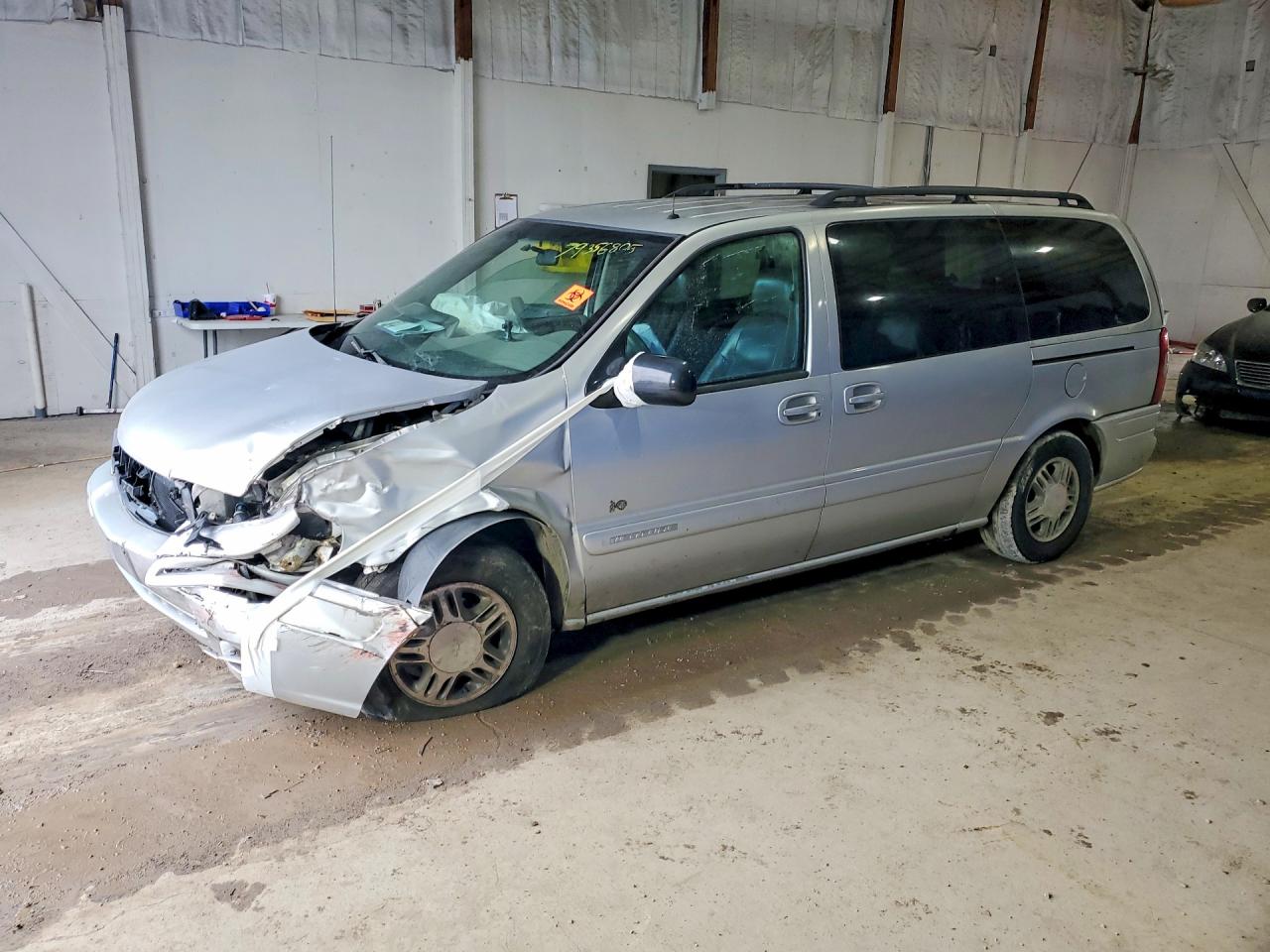 2002 Chevrolet Venture Warner Bros 1SE, VIN 1GNDX13EX2D184697 — Front end