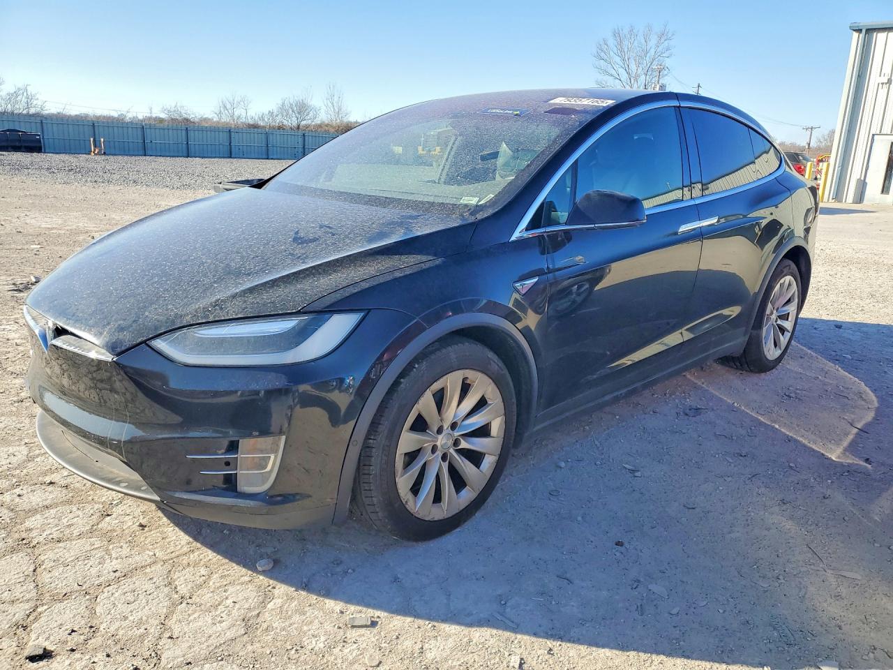 2016 Tesla Model X 70D, VIN 5YJXCAE27GF016861 — Auction photo 1 of 12