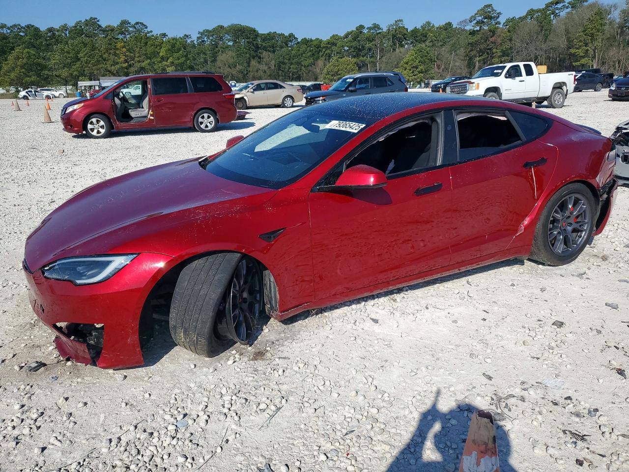 2024 Tesla Model S Plaid, VIN 5YJSA1E62RF533653 — Перед