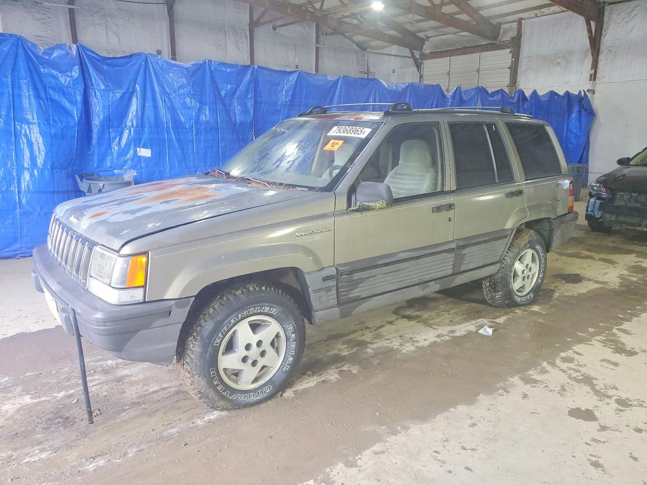 1995 Jeep Grand Cherokee Laredo, VIN 1J4GZ58Y6SC772591 — Normal wear