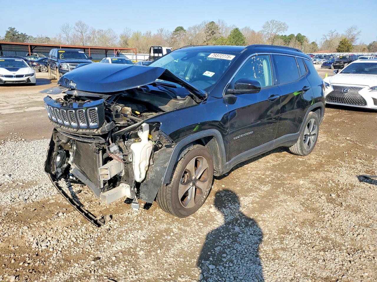 2018 Jeep Compass Latitude, VIN 3C4NJCBB3JT186768 — Front end