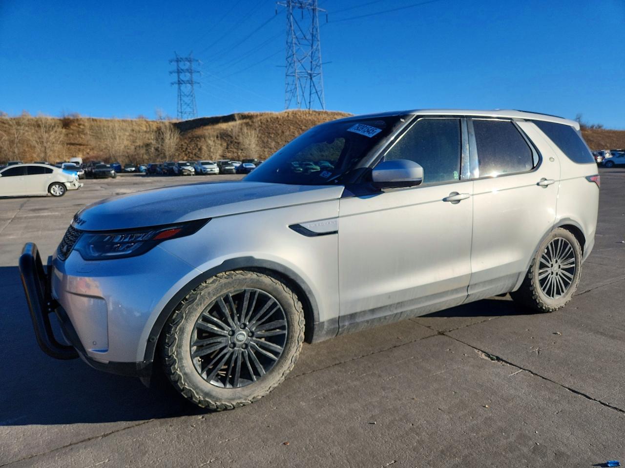2017 Land Rover Discovery HSE Luxury, VIN SALRHBBK5HA031348 — Normal wear