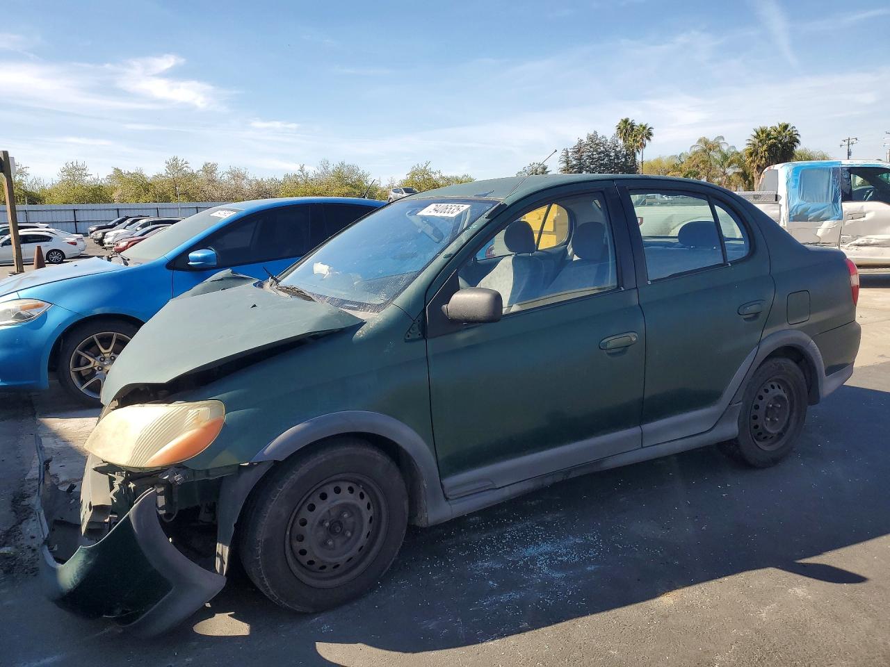 2002 Toyota ECHO, VIN JTDBT123625028016 — Front end