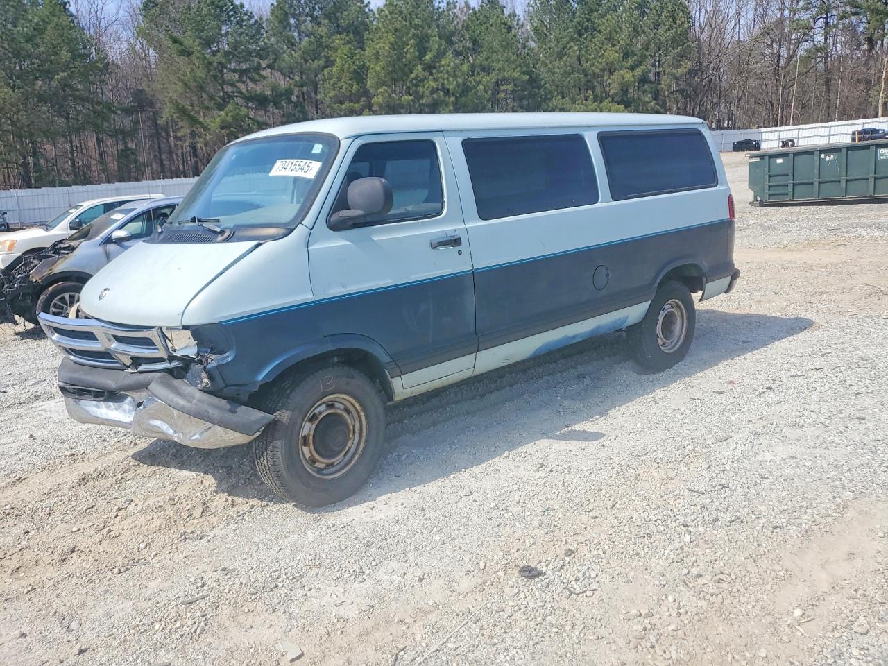 1998 Dodge Passenger, VIN 2B4JB25Y5WK137724 — Front end