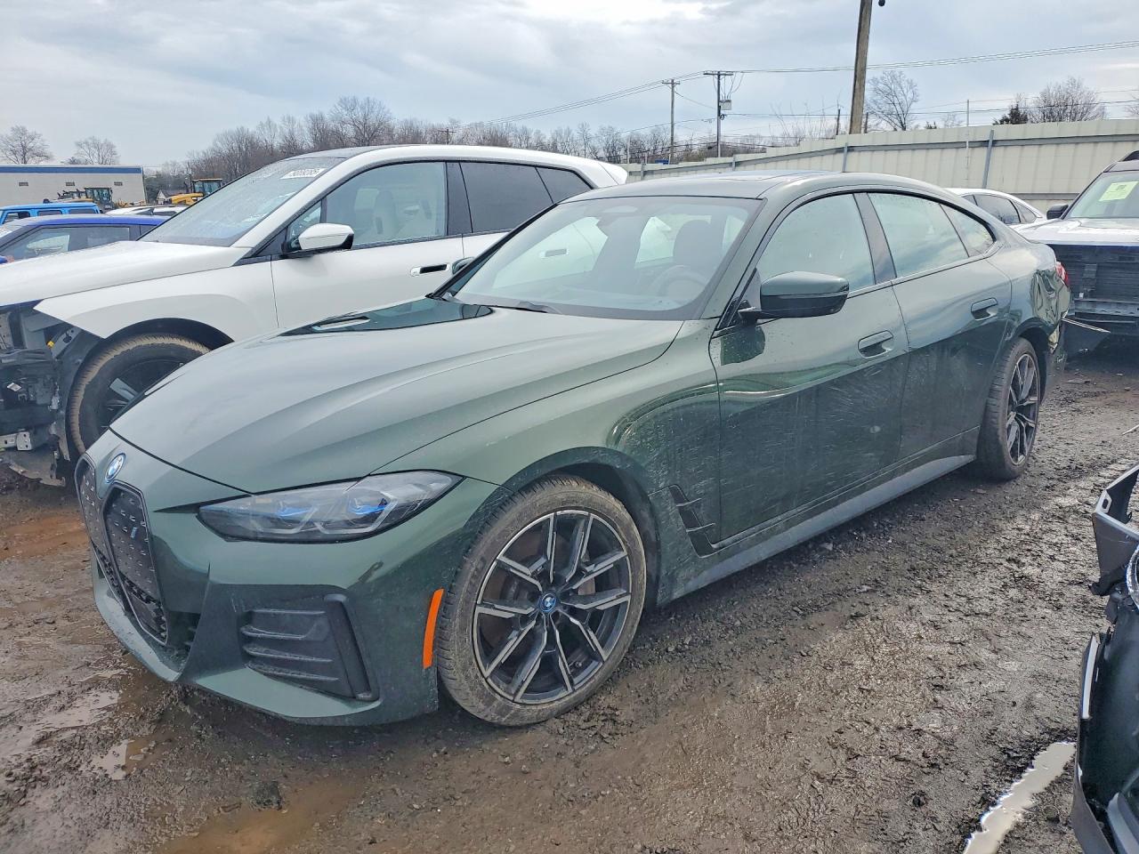 2022 BMW i4 eDrive40, VIN WBY73AW04NFN17369 — Rear end