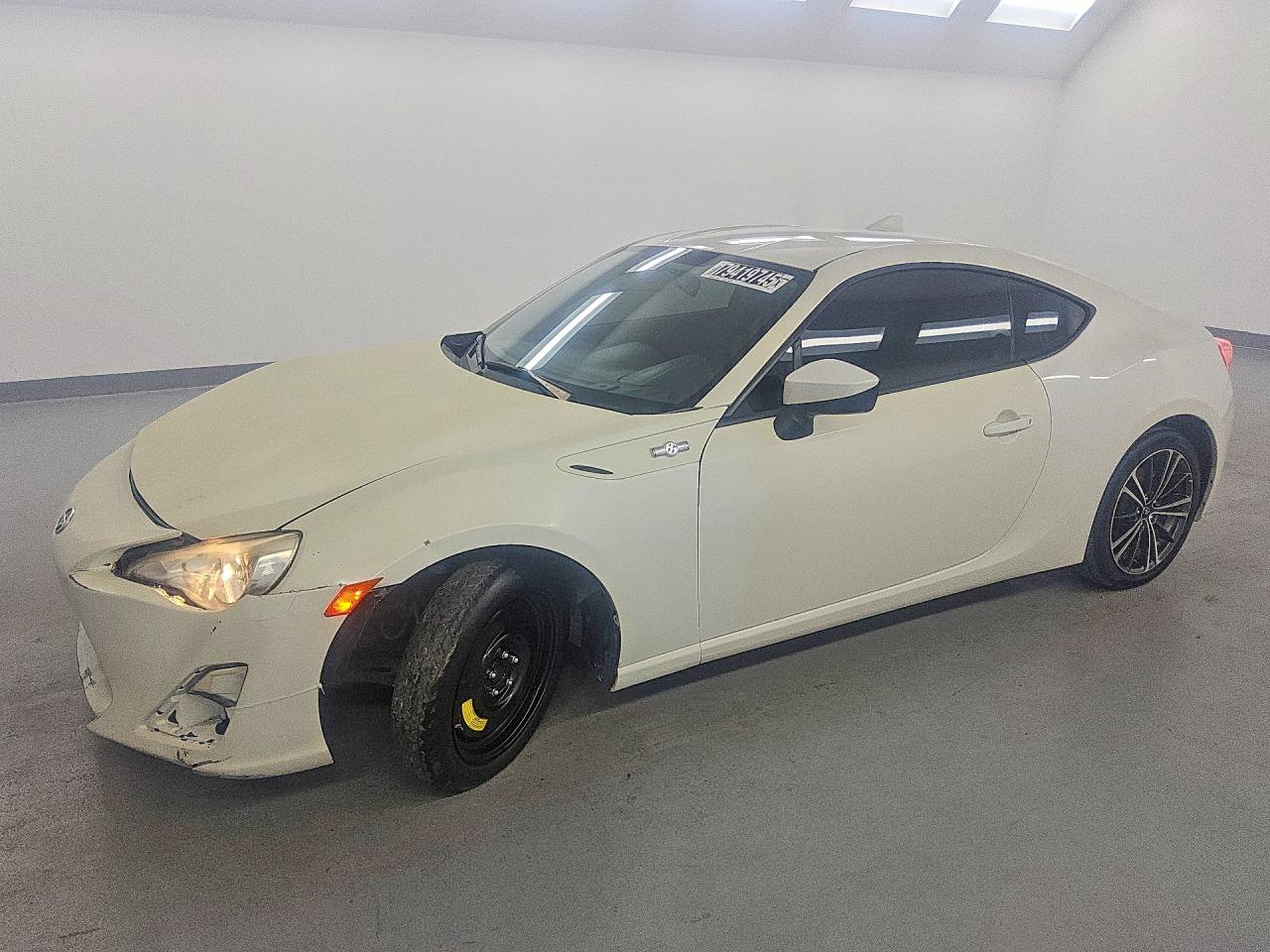 2016 Scion FR-S, VIN JF1ZNAA15G8700961 — Front end