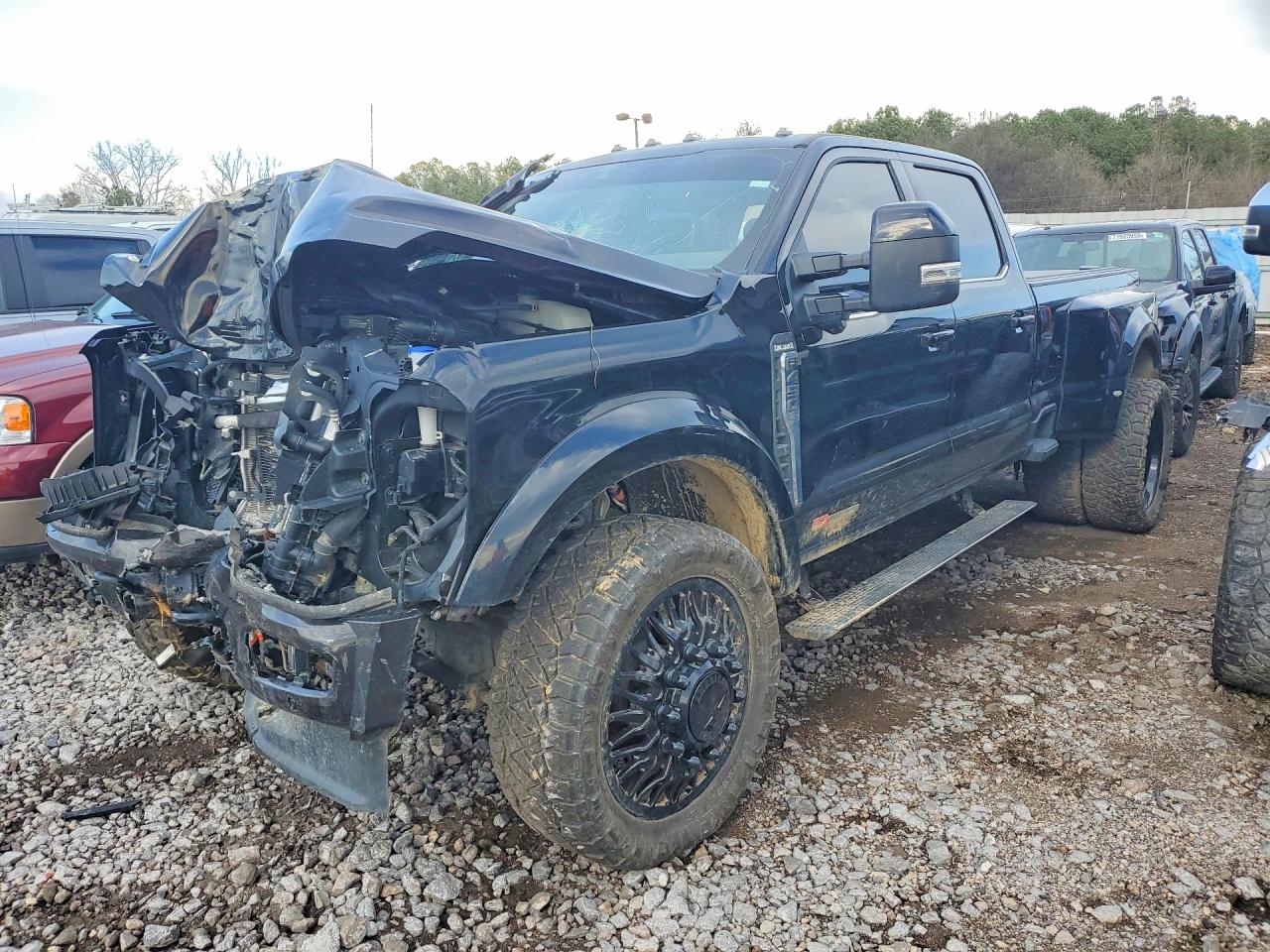 2025 Ford F-450 Lariat, VIN 1FT8W4DM3SEC34094 — Front end