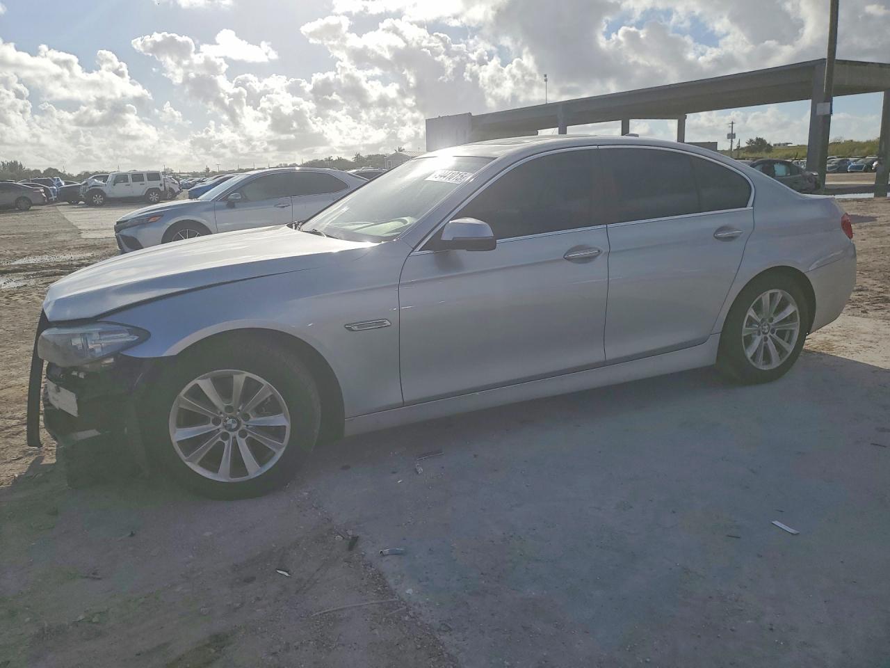 2014 BMW 5 Series 528i, VIN WBA5A5C57ED502654 — Front end