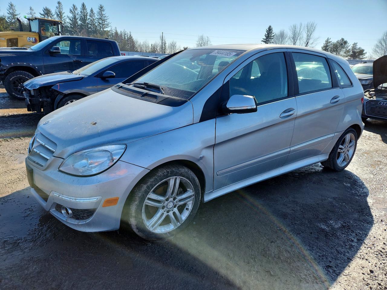 2011 Mercedes-Benz B 200, VIN WDDFH3DB3BJ649875 — Side