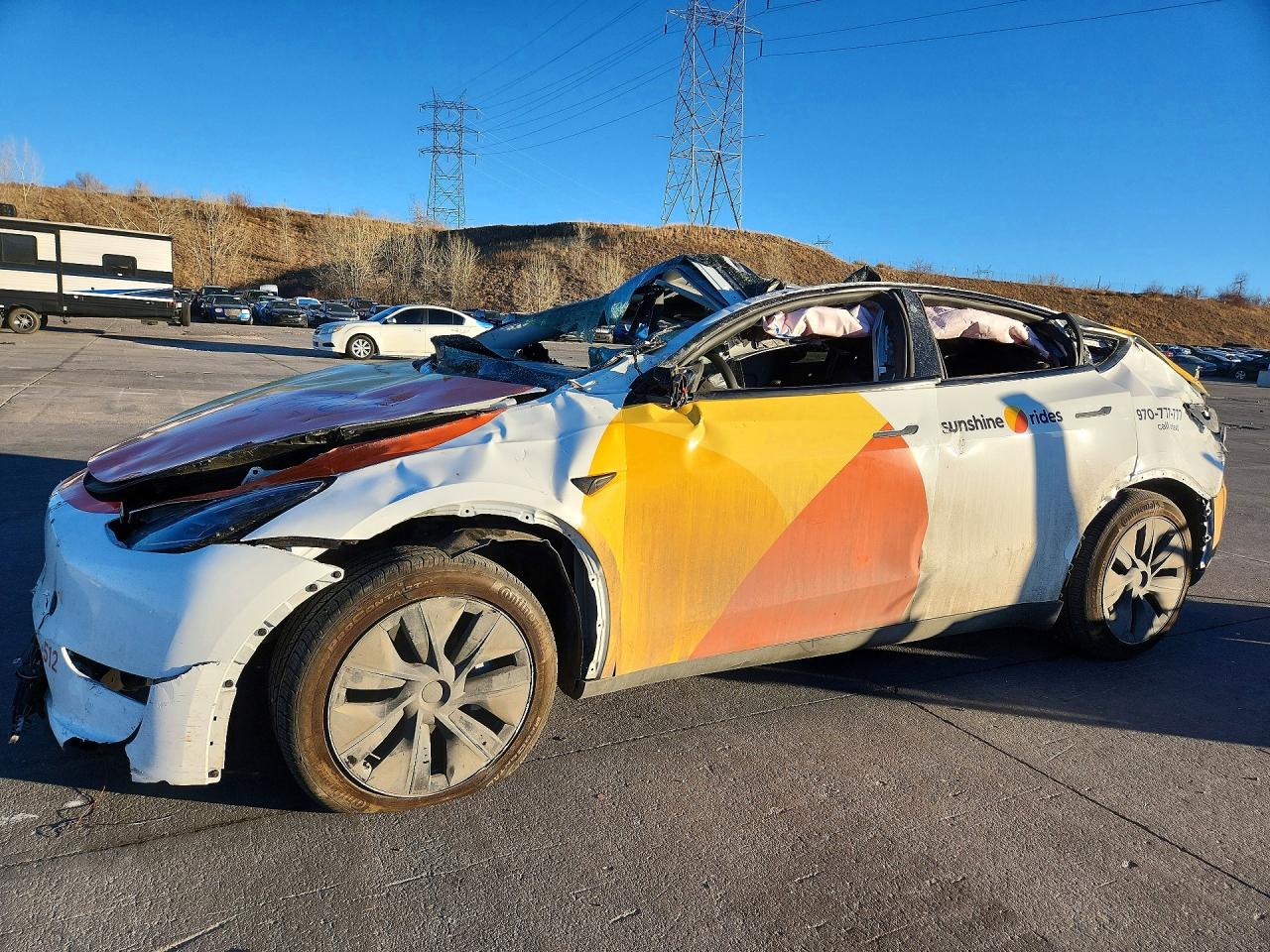 2025 Tesla Model Y Long Range, VIN 7SAYGDEE4SF287392 — Опрокидывание