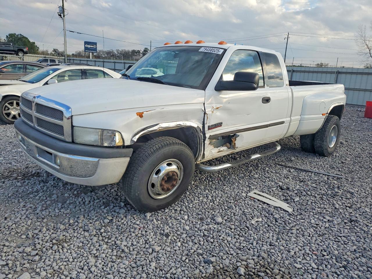 2001 Dodge 3500, VIN 1B7MC33681J558930 — Бок