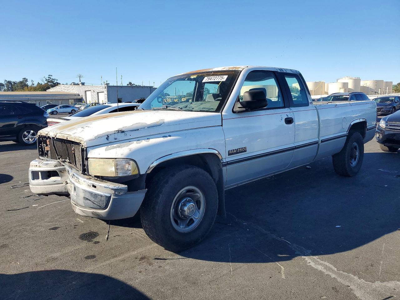 1996 Dodge 2500, VIN 1B7KC23C2TJ188651 — Front end