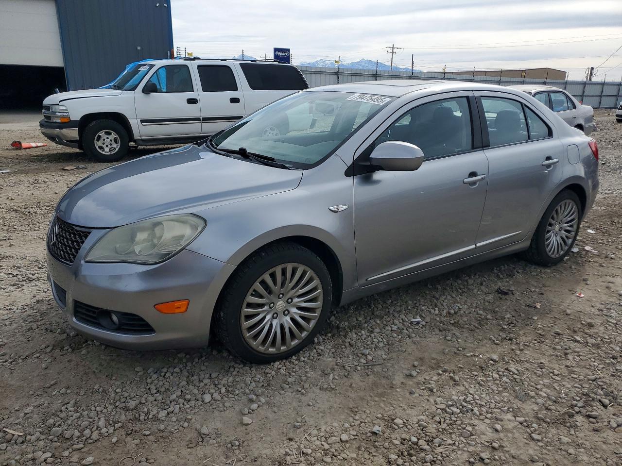 2010 Suzuki Kizashi, VIN JS2RE9A54A6100596 — Rear end