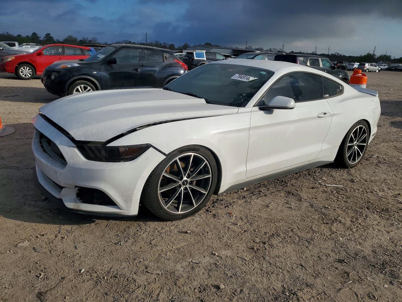 2015 Ford Mustang EcoBoost Premium, VIN 1FA6P8TH9F5305939 — Front end