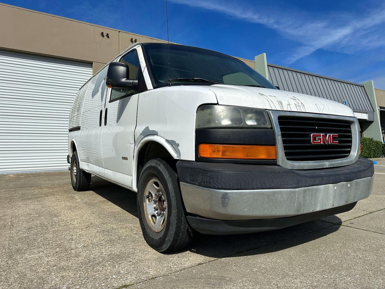 2007 GMC Savana, VIN 1GTGG252371145179 — Side