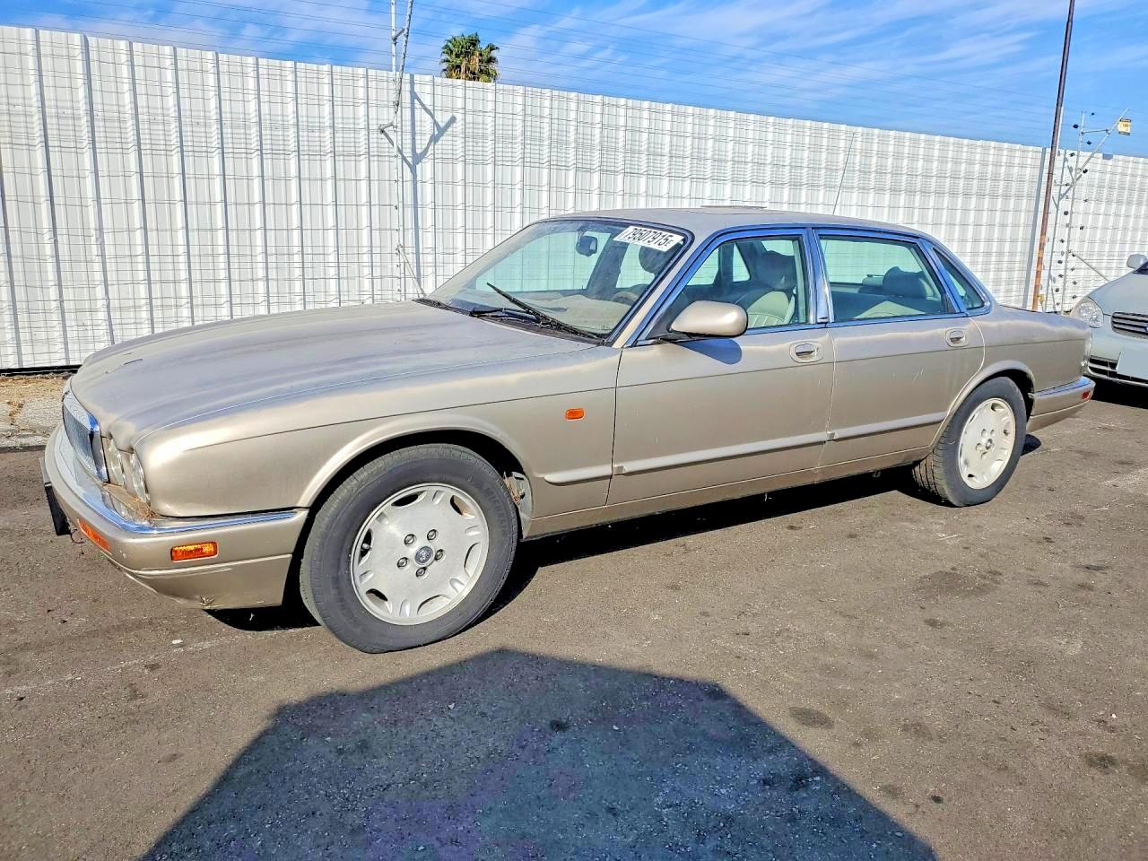 1996 Jaguar XJ, VIN SAJHX1247TC773265 — Minor dents and scratches