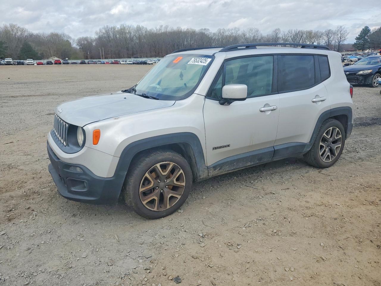2016 Jeep Renegade Latitude, VIN ZACCJABT5GPC53441 — Бок
