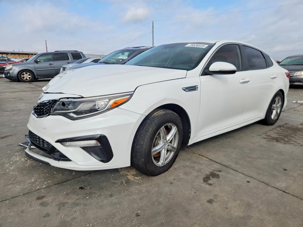 2019 Kia Optima LX, VIN 5XXGT4L35KG318586 — Front end