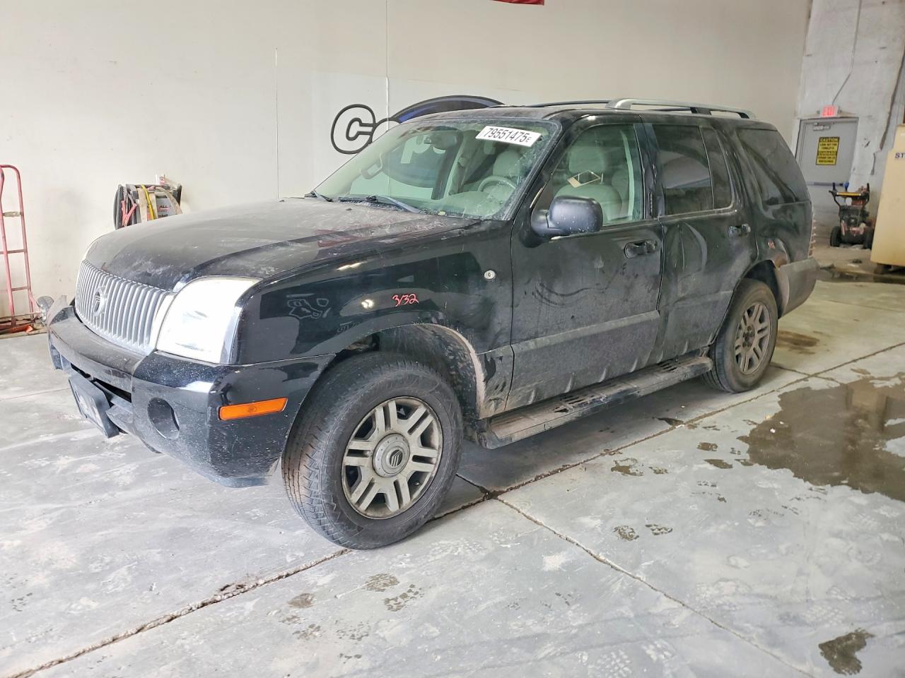 2004 Mercury Mountaineer Convenience, VIN 4M2DU86W64UJ13220 — Front end