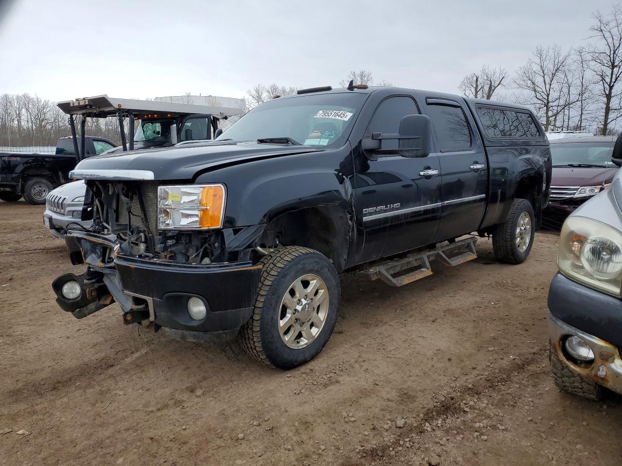 2012 GMC Sierra 3500HD SRW Denali, VIN 1GT426E8XCF161129 — Front end