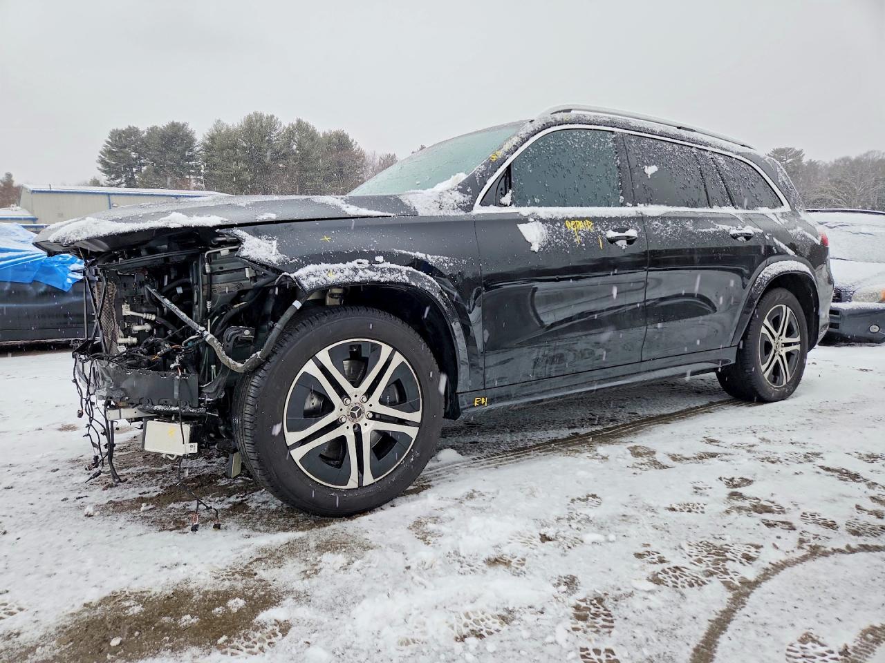 2024 Mercedes-Benz GLS 450, VIN 4JGFF5KE7RB086080 — Front end