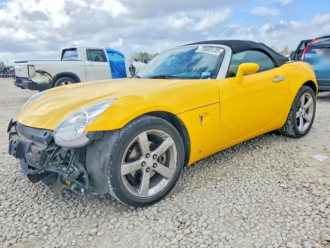 2007 Pontiac Solstice, VIN 1G2MB35B77Y141252 — Front end