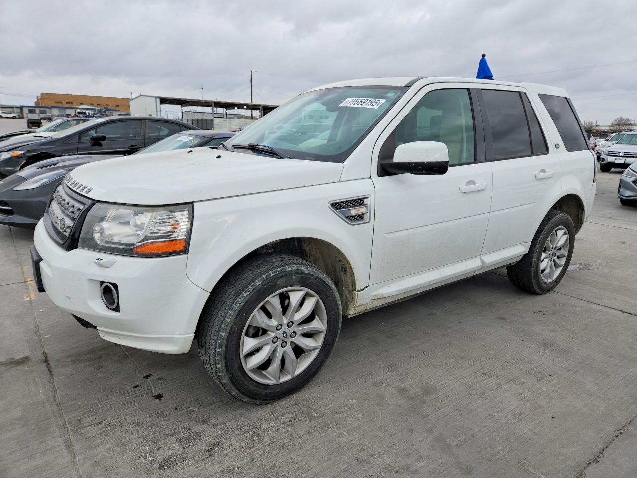 2013 Land Rover LR2 HSE Lux, VIN SALFT2BG5DH374045 — Side