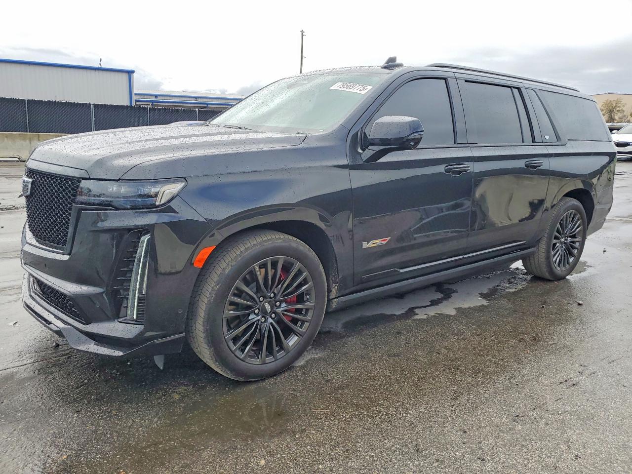 2024 Cadillac Escalade ESV AWD V-Series, VIN 1GYS4SK91RR320497 — Вандализм