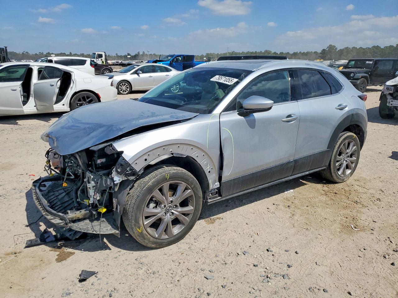 2021 Mazda CX-30 Premium, VIN 3MVDMADL9MM272757 — Front end
